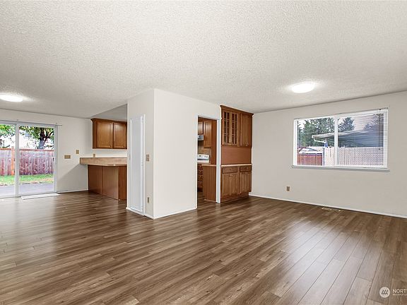 4th image of 6004 Armour Drive SE