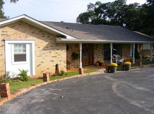 100 W Gregg St, Fairfield, TX 75840