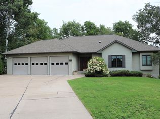 4477 El Camino Real Dr, La Crosse, WI 54601