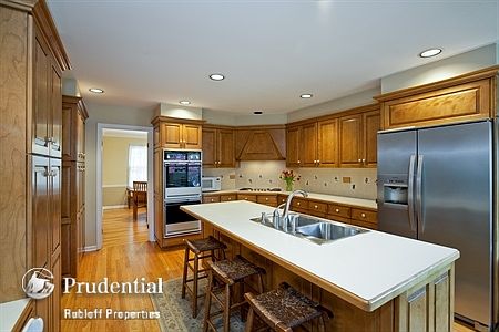3rd image of 538 Franklin St