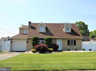 25 Harrow Rd, Levittown, PA 19056