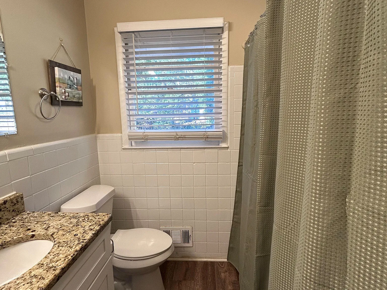 4 bed, 3.0 bath, 2040 sqft, $862 — Photo 3