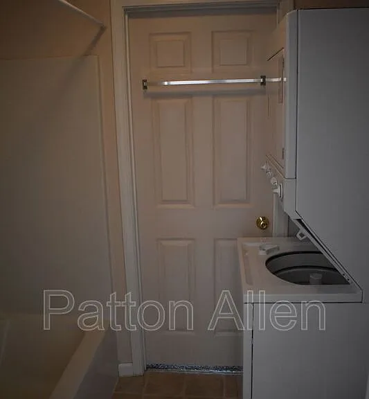92 Drury Ln #H — Photo 10