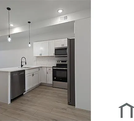 147 N Gross St #2 — Photo 3