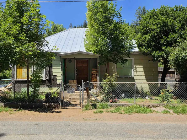 105 S 2nd St, Dunsmuir, CA 96025