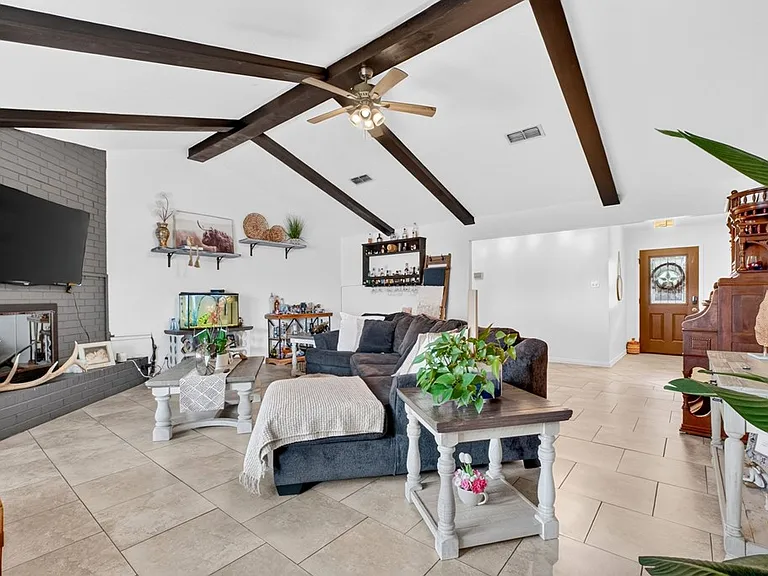 2409 Emerson Ct — Photo 9