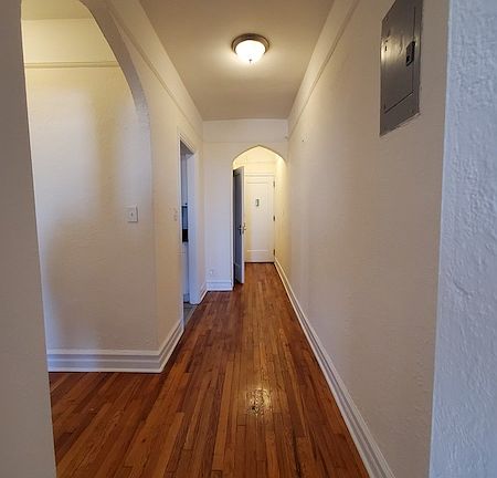 4th image of 87-60 113th St #6V