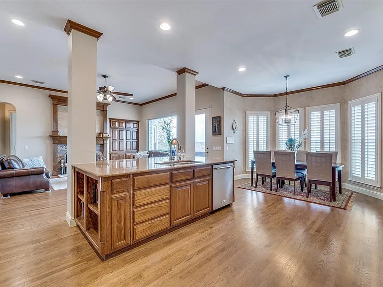 604 Promontory Dr — Photo 9