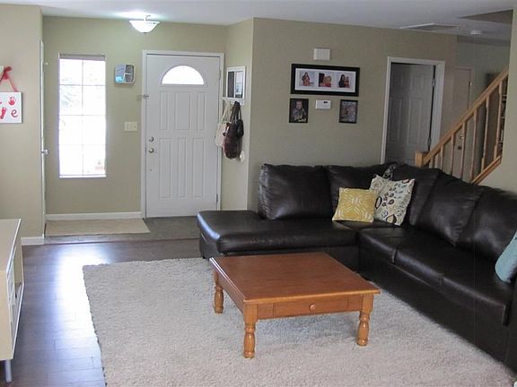 3rd image of 1687 Maple Creek Ln