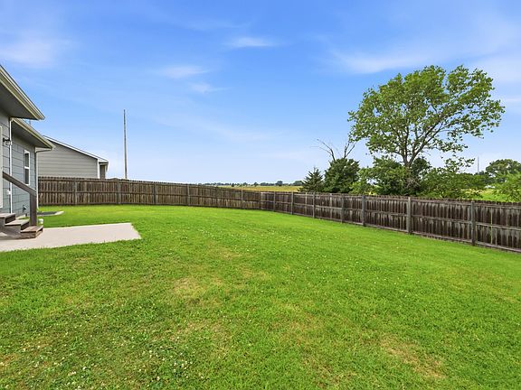 5th image of 879 S Cattail Cir