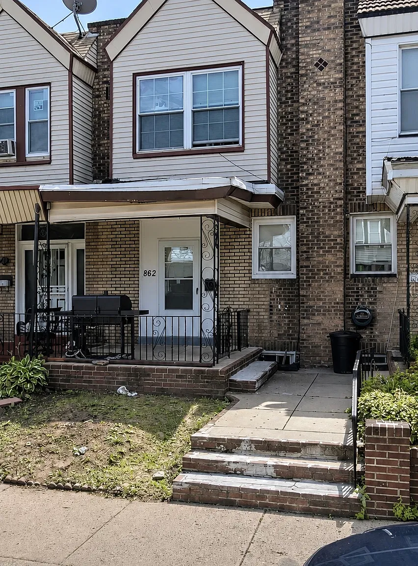 3 bed, 1022 sqft, $1,700 — Photo 1