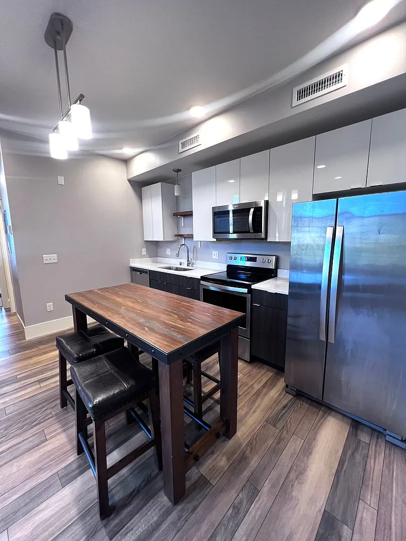 Redstone House, LLC — Photo 4