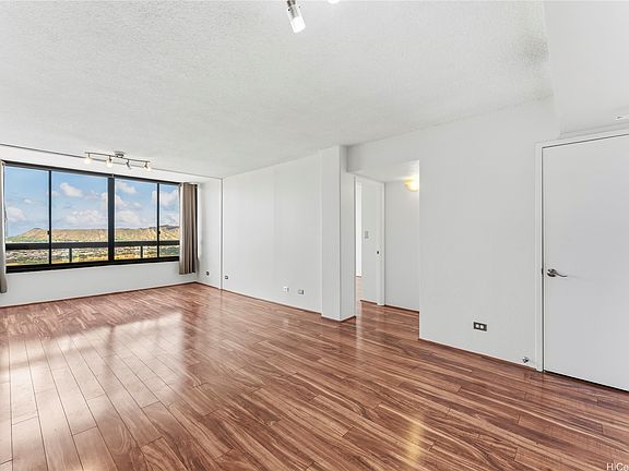 2nd image of 2499 Kapiolani Blvd APT 3705