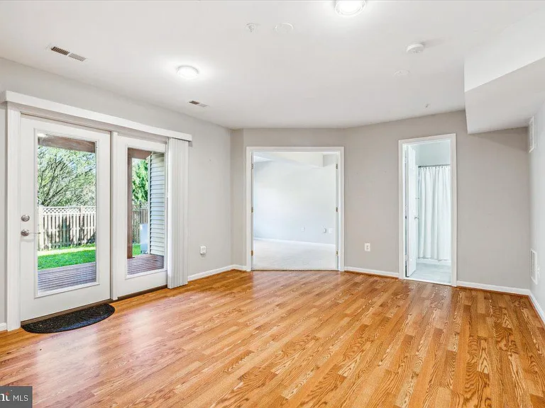 2442 Rippling Brook Rd — Photo 28