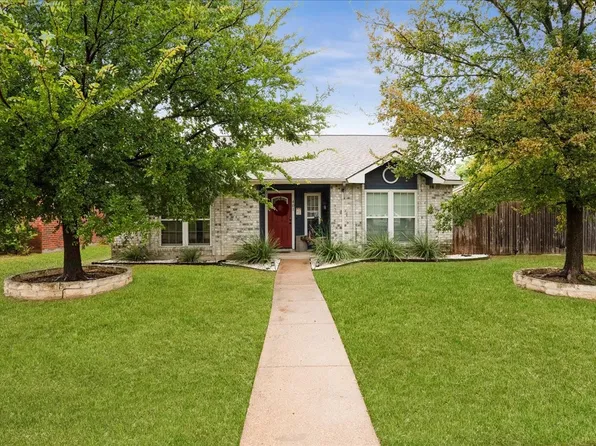 401 Sims Dr, Cedar Hill, TX 75104