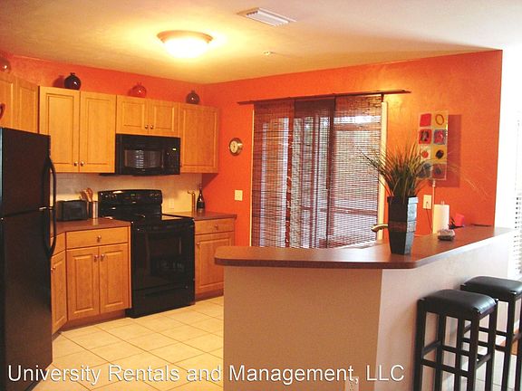 4th image of 4215 SW 31st Dr Unit 104