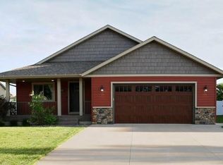 3453 Creek Ridge Dr, Eau Claire, WI 54703