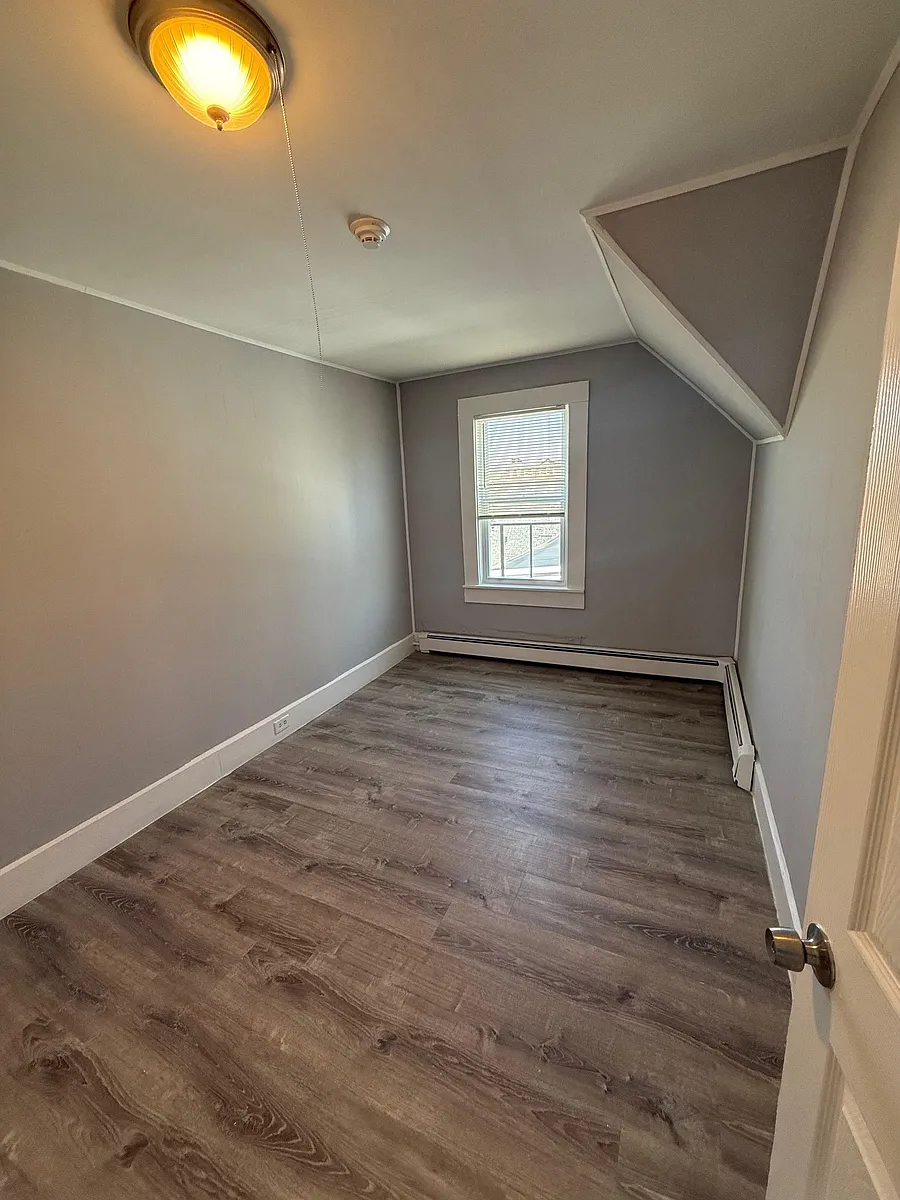 Building Photo - 126 Pleasant St #3