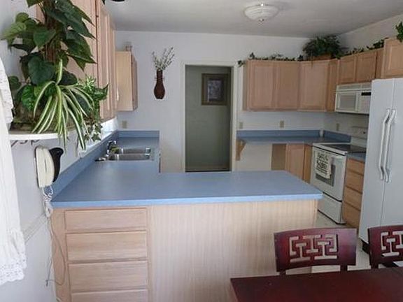 3rd image of 1217 E Marigold Ave