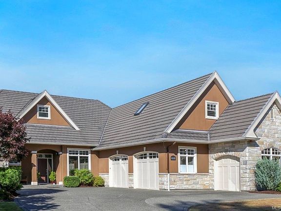 2nd image of 619 Crown Isle Dr