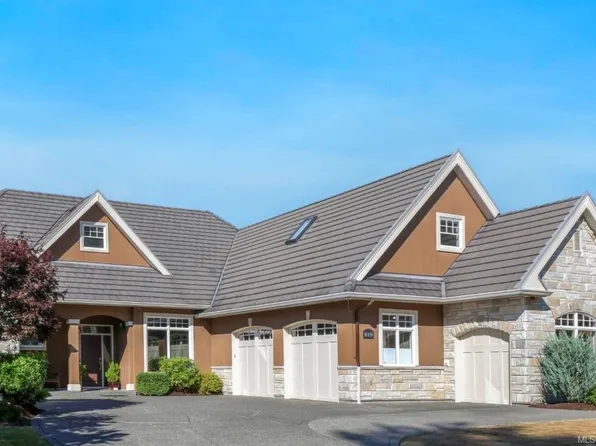 619 Crown Isle Dr, Courtenay, BC V9N 8R5
