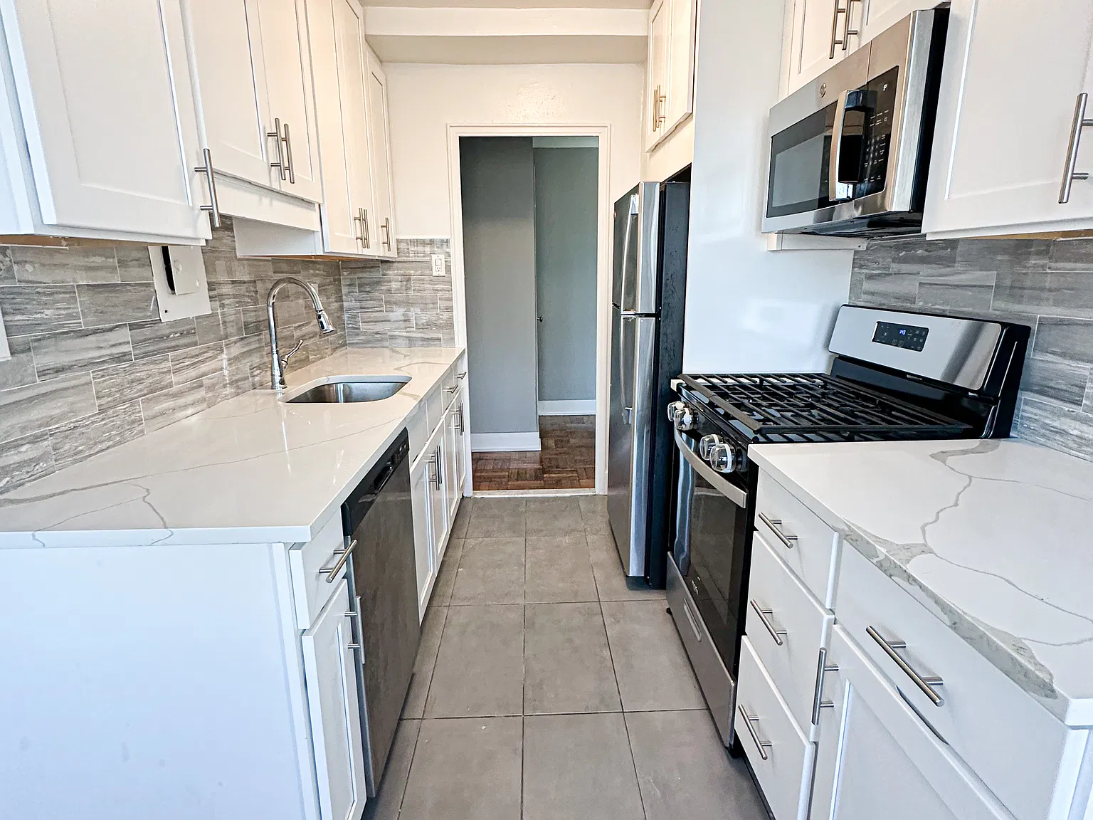 1 bed, 850 sqft, $2,350 — Photo 1