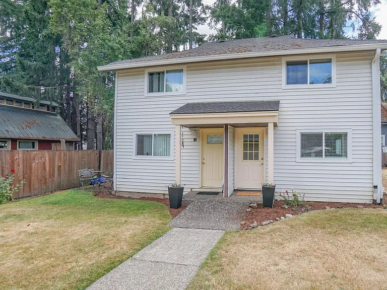 1655 Douglas St — Photo 10