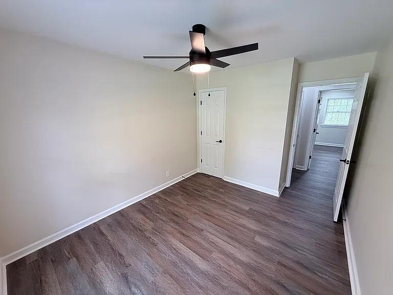 8504 Charing Cross Rd — Photo 9