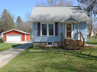 919 Longfellow Ave, Jackson, MI 49202