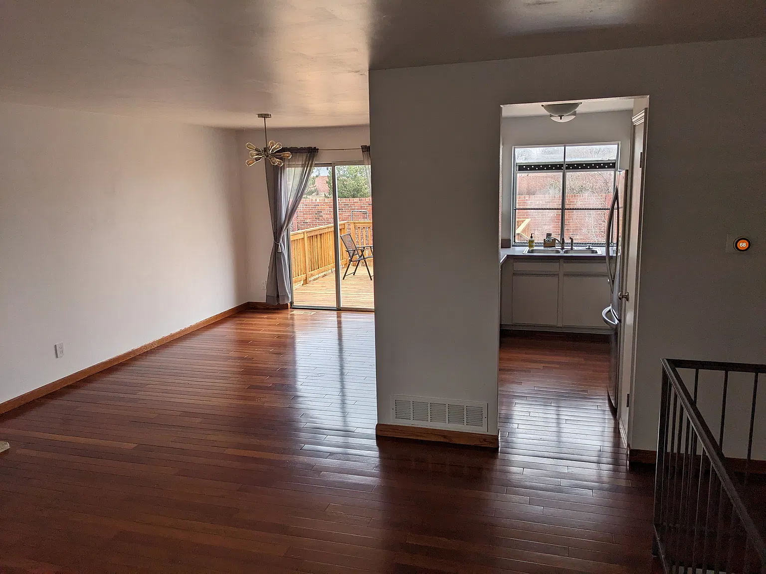 3 bed, 1400 sqft, $2,900 — Photo 4
