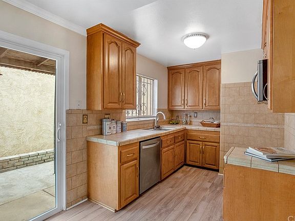 5th image of 9234 Pioneer Blvd