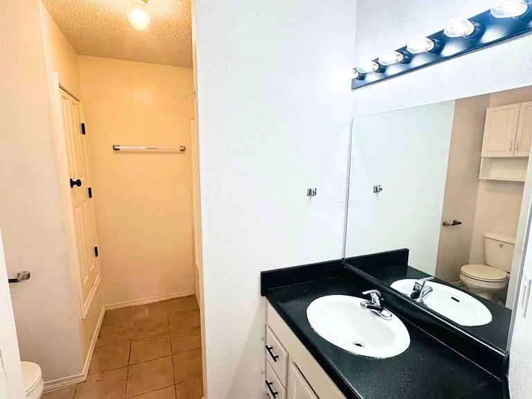 3501 SW Victoria Pl #2 — Photo 14