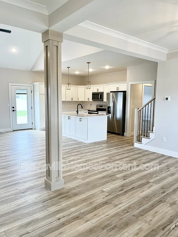 4 bed, 3.0 bath, 2200 sqft, $2,995 — Photo 2