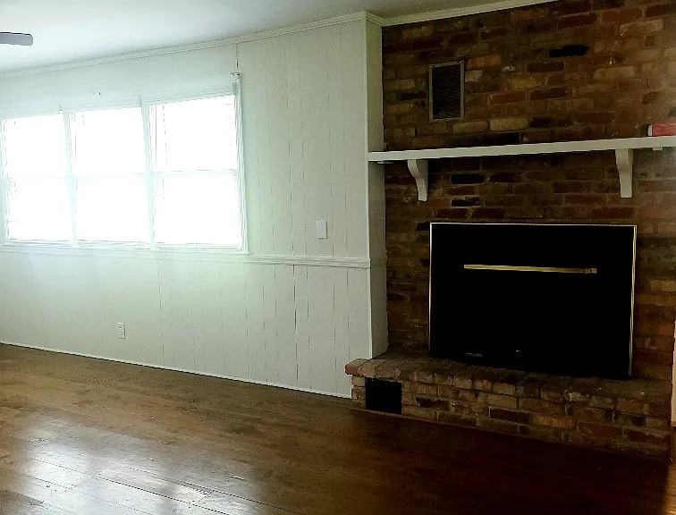 928 W Lydia Hwy — Photo 31
