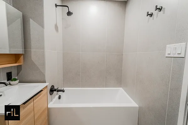 Rented by Highline Residential | media 44