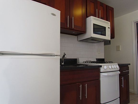 5th image of 244 W 16th St APT 4RE