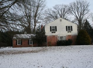 1545 Valley Rd, Lancaster, PA 17603