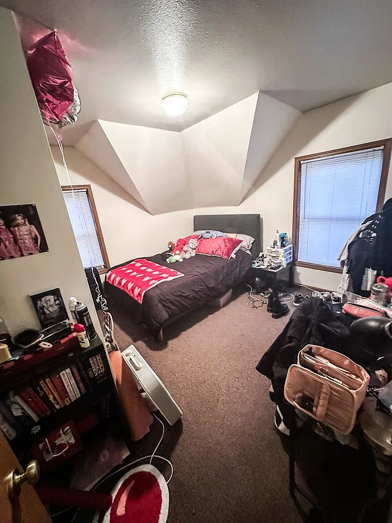 3 bed, 910 sqft, $1,305 — Photo 4