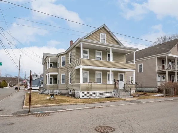 101-103 Dracut St, Lowell, MA 01854