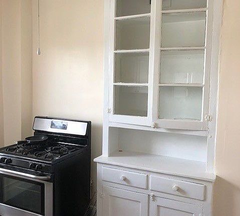 2nd image of 2053 29th St APT 3F