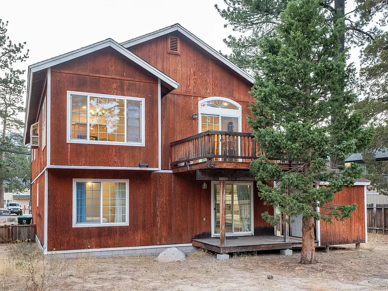 2239 Blitzen Rd — Photo 36