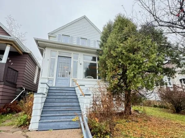 909 E 7th St, Duluth, MN 55805