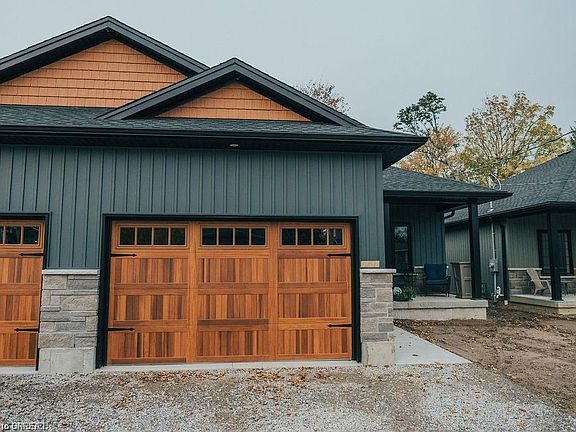 4th image of 1079 Bay St Lot A
