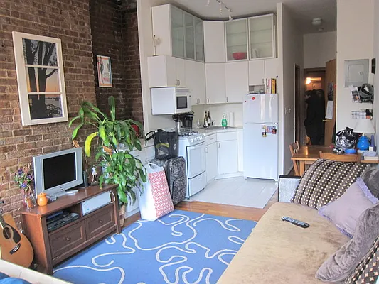 Rented by Chartwell Forest Hills Realty | media 25