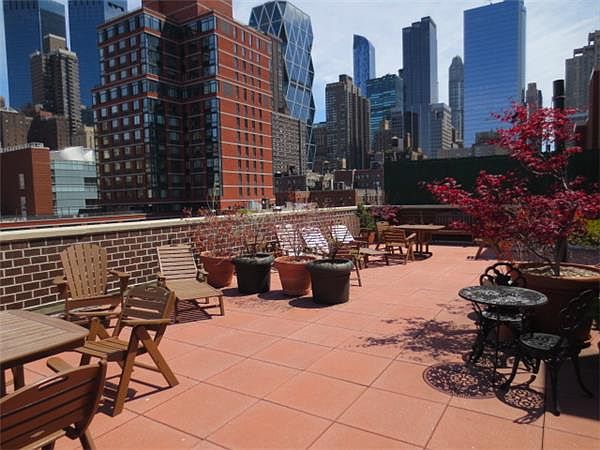 1st image of 414 W 54th St APT 1D