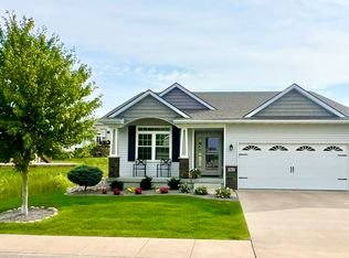 964 S 90th St, West Des Moines, IA 50266