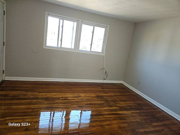 3rd image of 32 Ridge Rd #3
