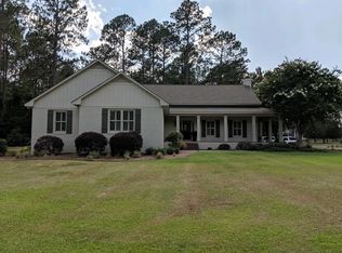 166 Edgewater Dr, Tifton, GA 31793