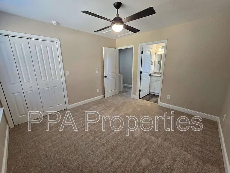 402 Giles St #B — Photo 65