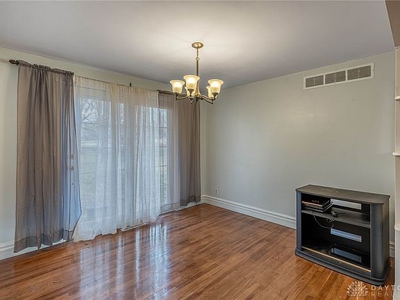 5th image of 646 Marieda Dr